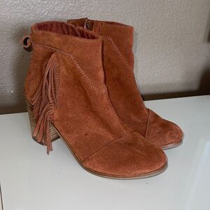 Toms Lunata Cognac western fringe ankle boot size 5.5